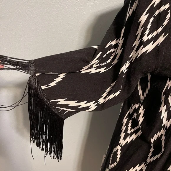 Wet Seal Fringe Kimono Cardigan Black White Boho Festival Western Hippie Medium - Picture 3 of 6